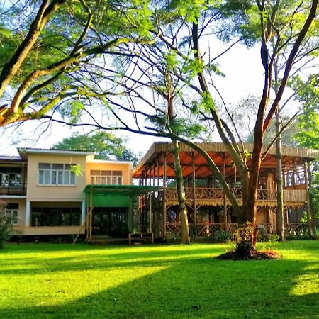 Jinja Backpackers Hostel Exterior photo