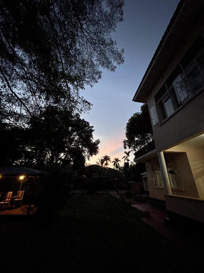 Jinja Backpackers Hostel Exterior photo