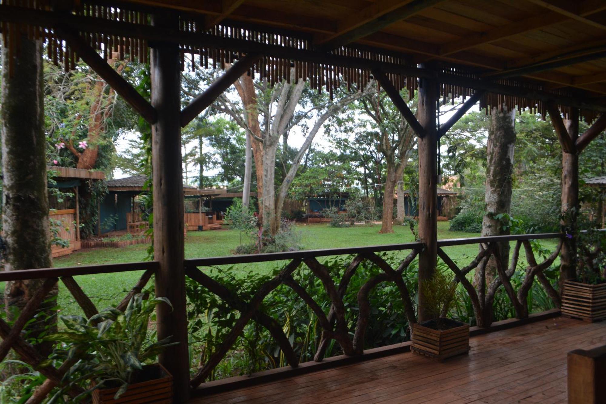 Jinja Backpackers Hostel Exterior photo