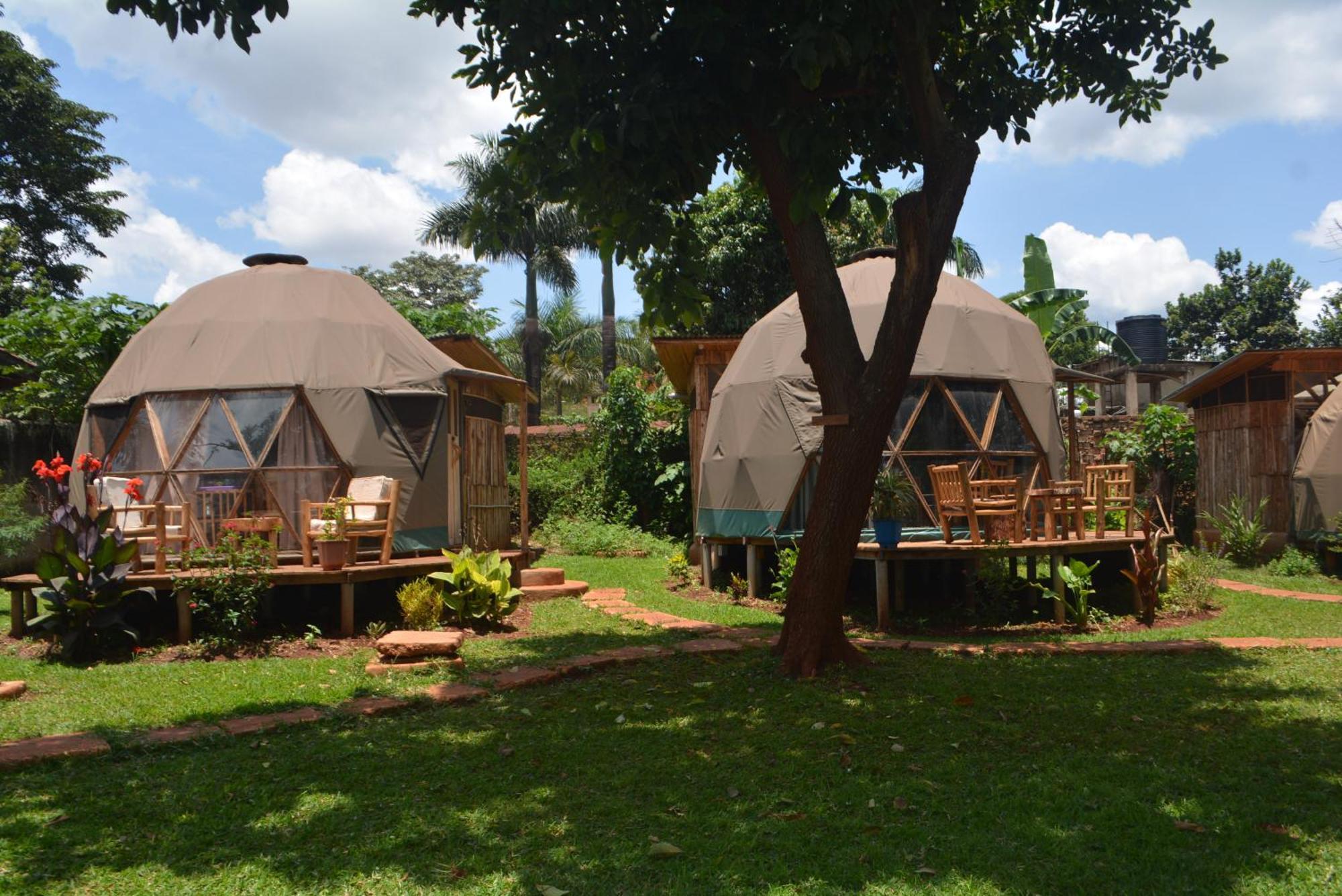 Jinja Backpackers Hostel Exterior photo