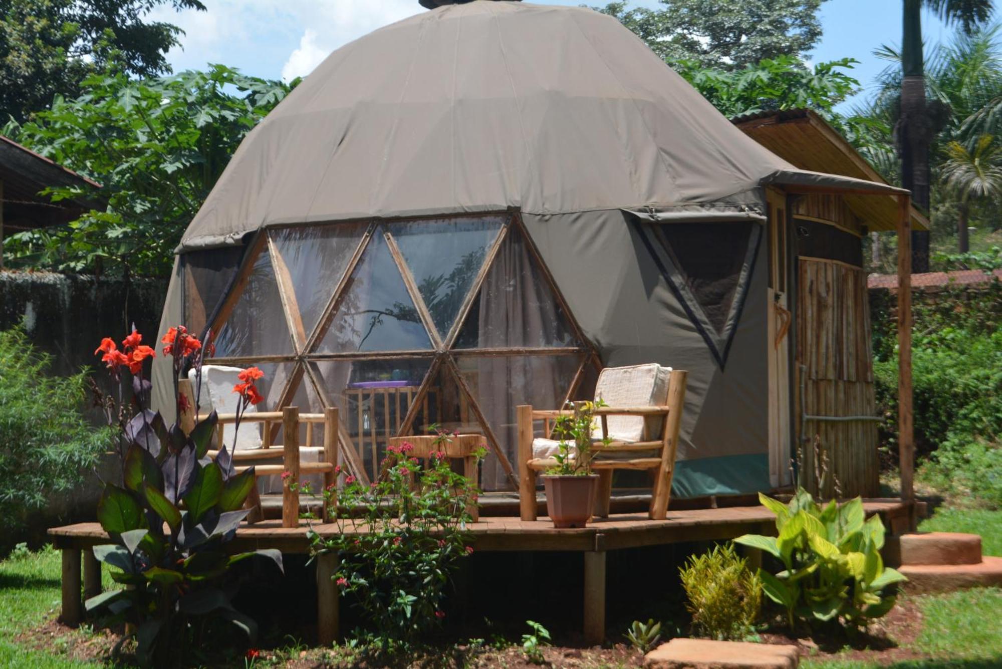 Jinja Backpackers Hostel Exterior photo