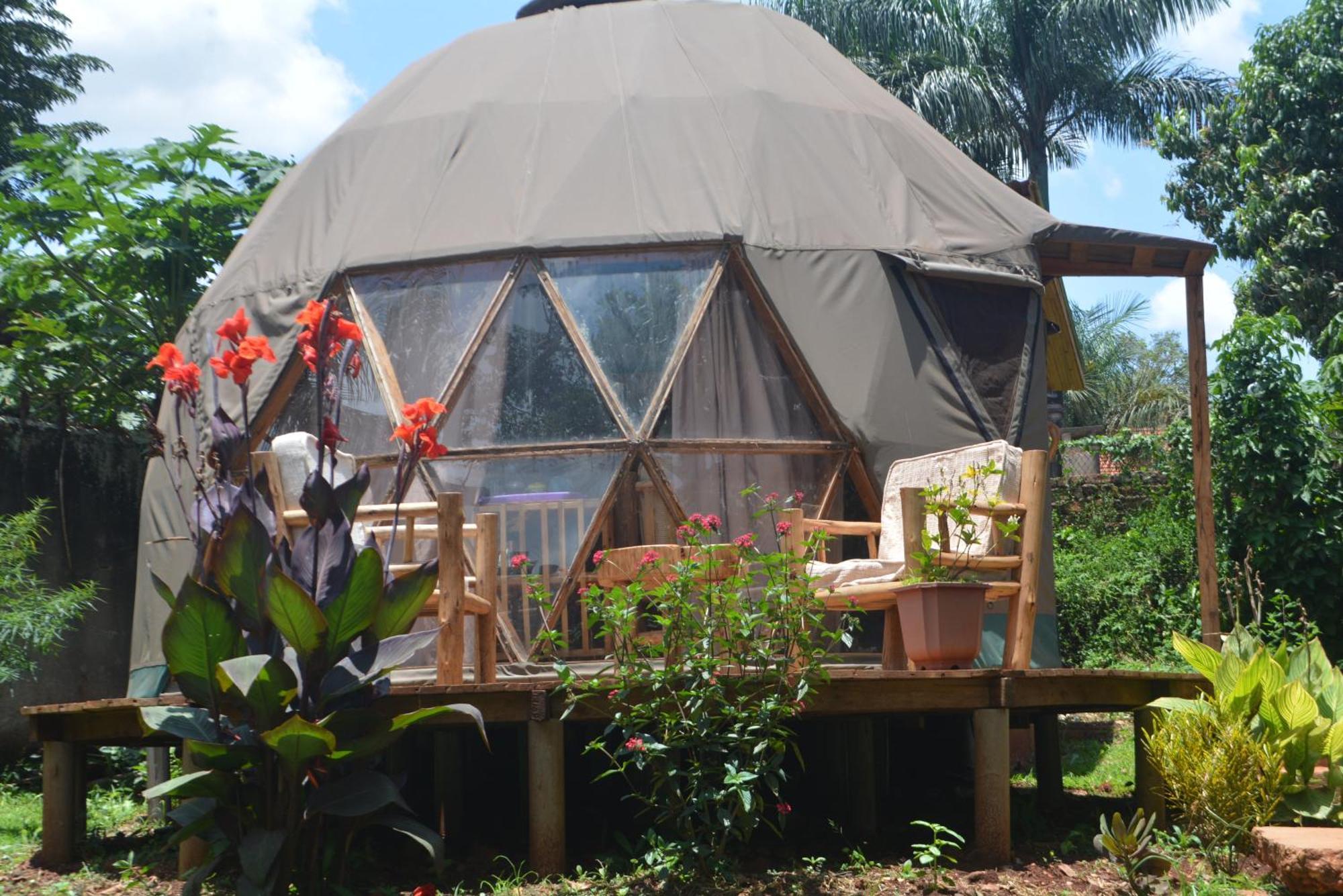 Jinja Backpackers Hostel Exterior photo